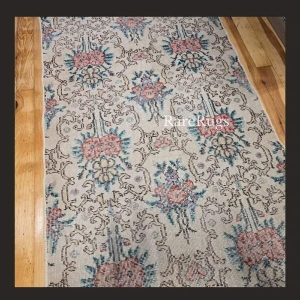 hali10e One of a kind vintage Turkish rug Isparta 6x3 handmade wool soft neutral floral design