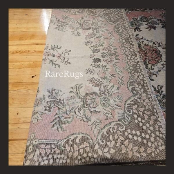 hali1e One of a kind vintage Turkish rug Isparta 10x6 handmade wool soft pink neutral floral design