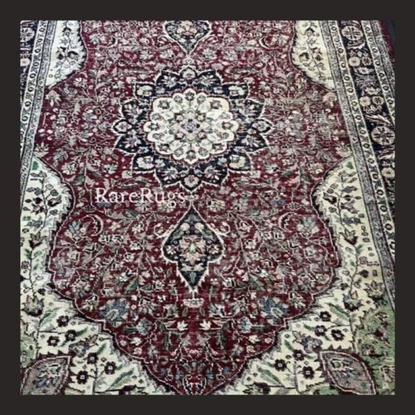 haliGb One of a kind vintage Turkish rug Isparta 9x6 handmade wool red medallion floral design